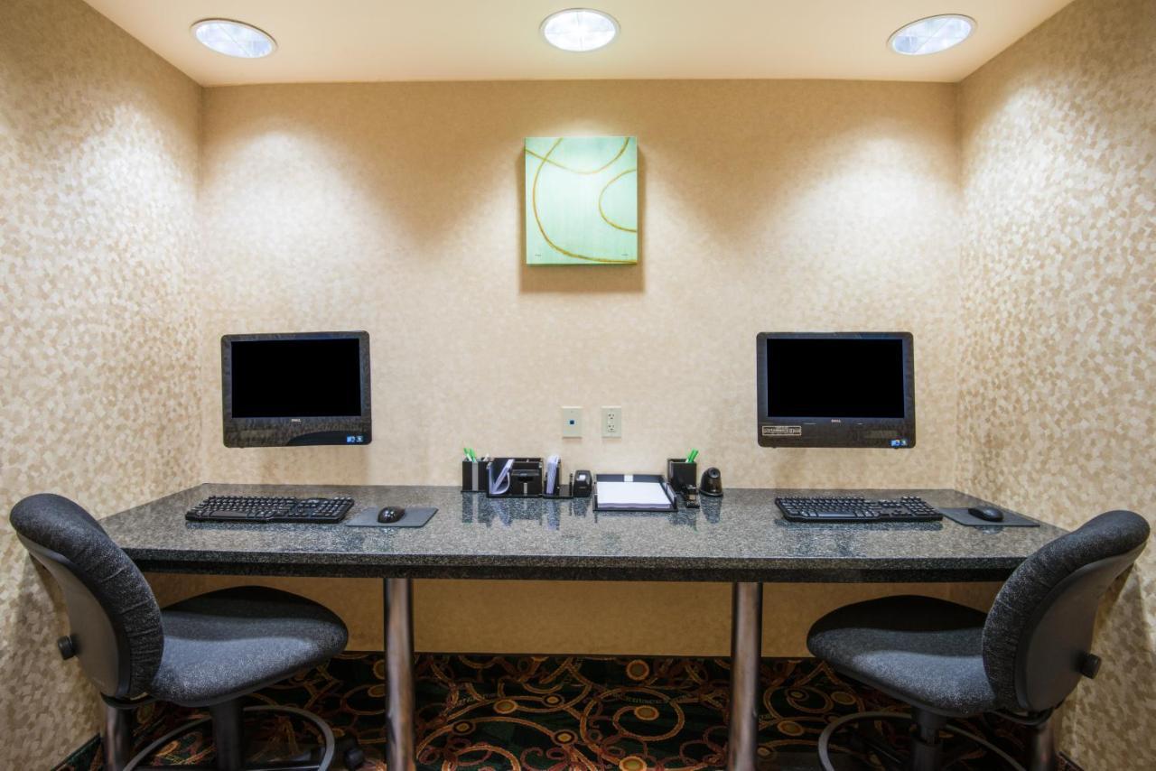 Holiday Inn Riverton-Convention Center By Ihg Buitenkant foto