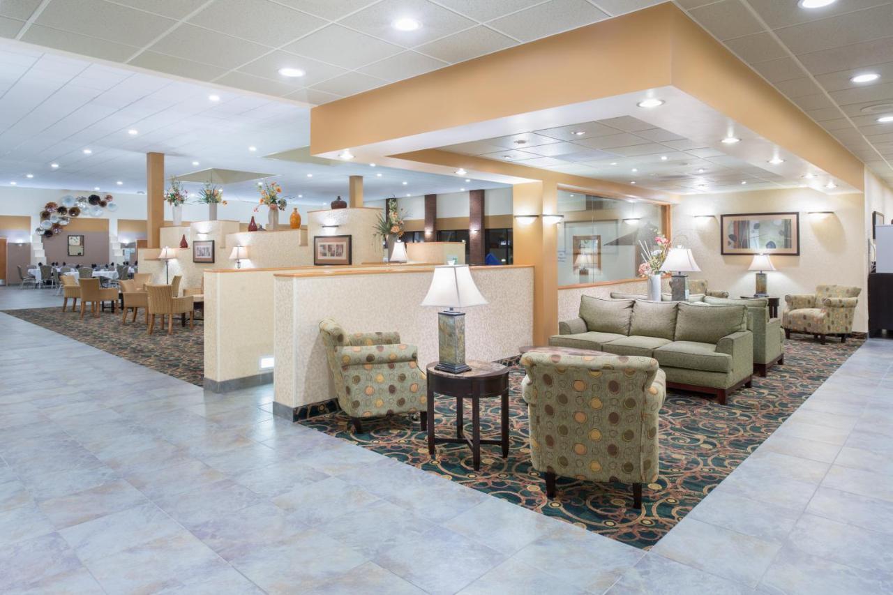 Holiday Inn Riverton-Convention Center By Ihg Buitenkant foto