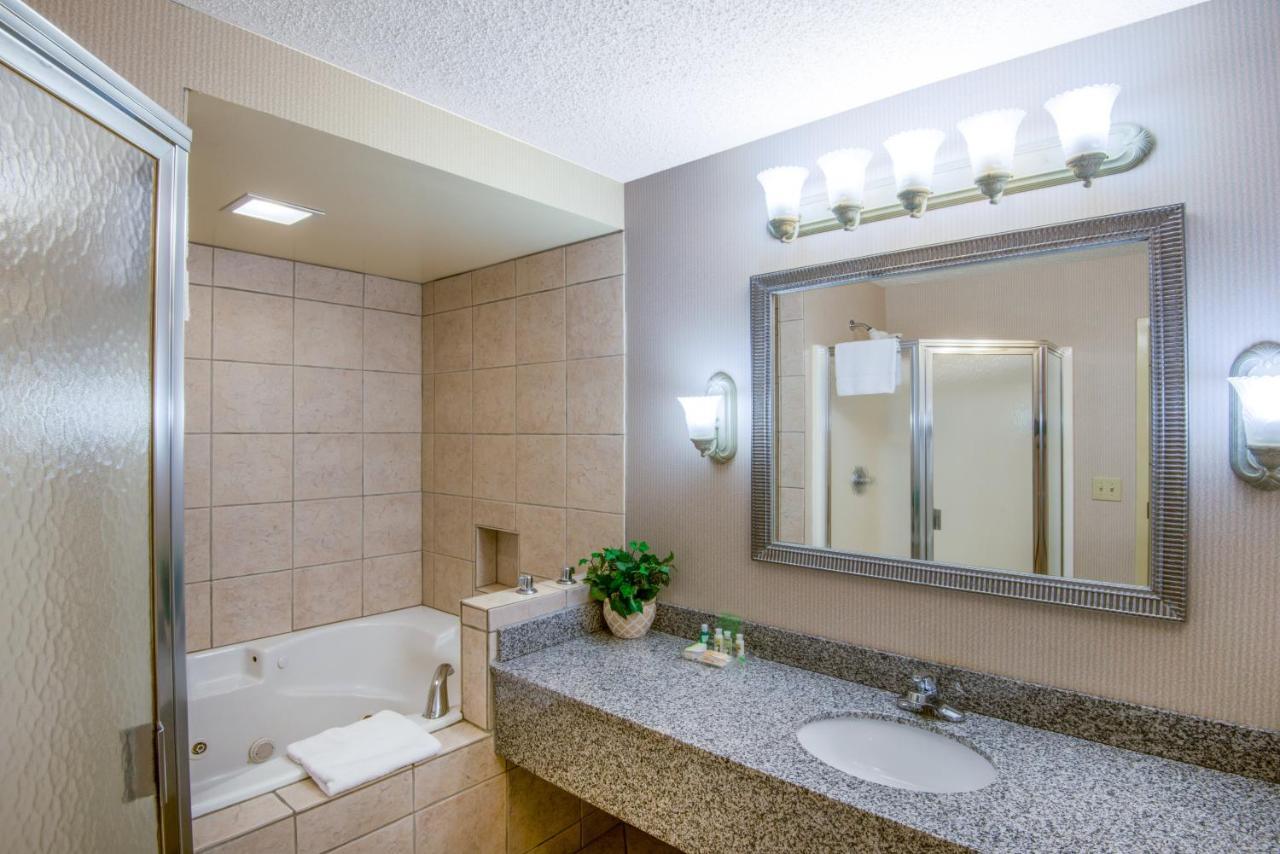 Holiday Inn Riverton-Convention Center By Ihg Buitenkant foto
